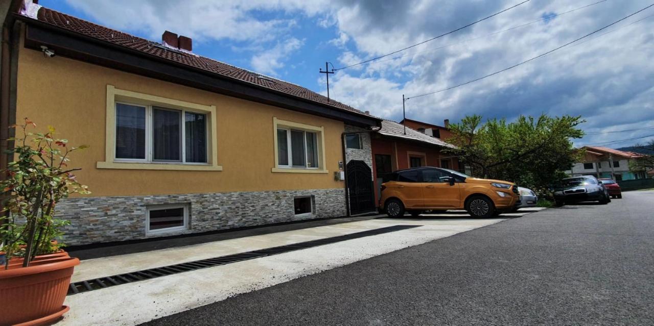 Apartament La Sika Orszowa Zewnętrze zdjęcie