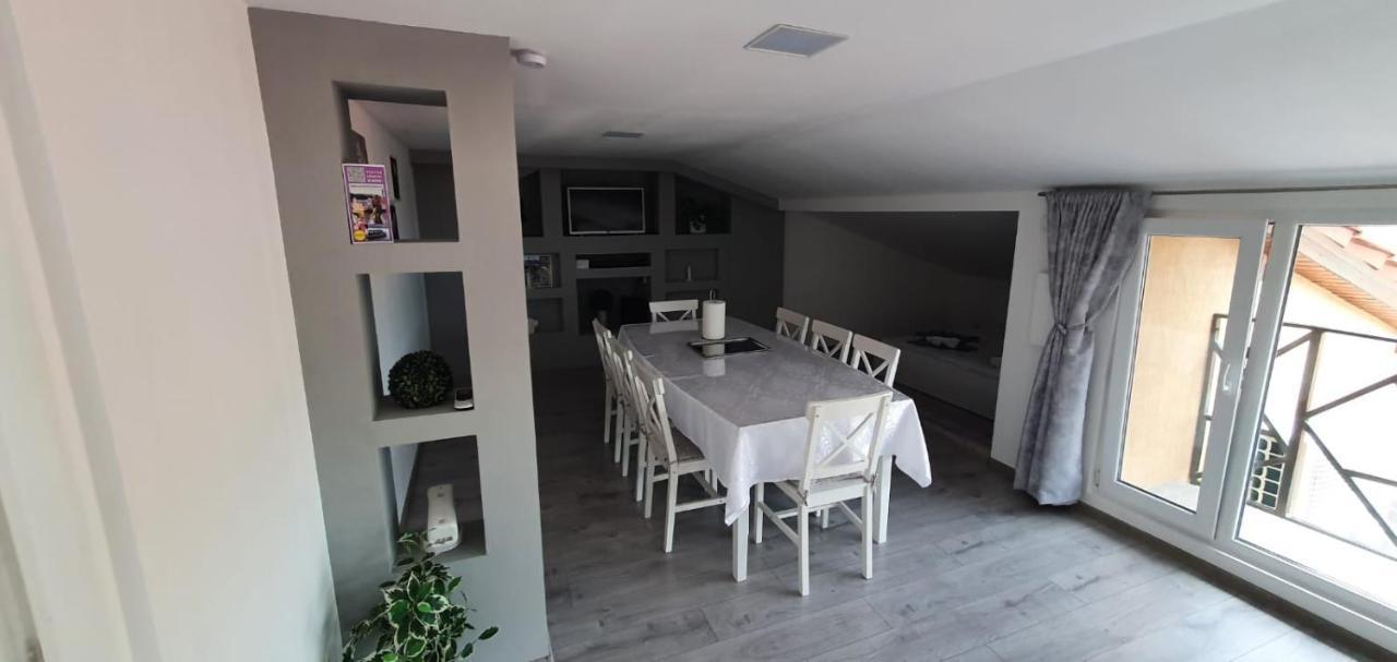 Apartament La Sika Orszowa Zewnętrze zdjęcie
