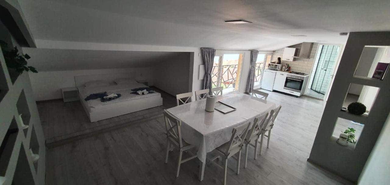 Apartament La Sika Orszowa Zewnętrze zdjęcie