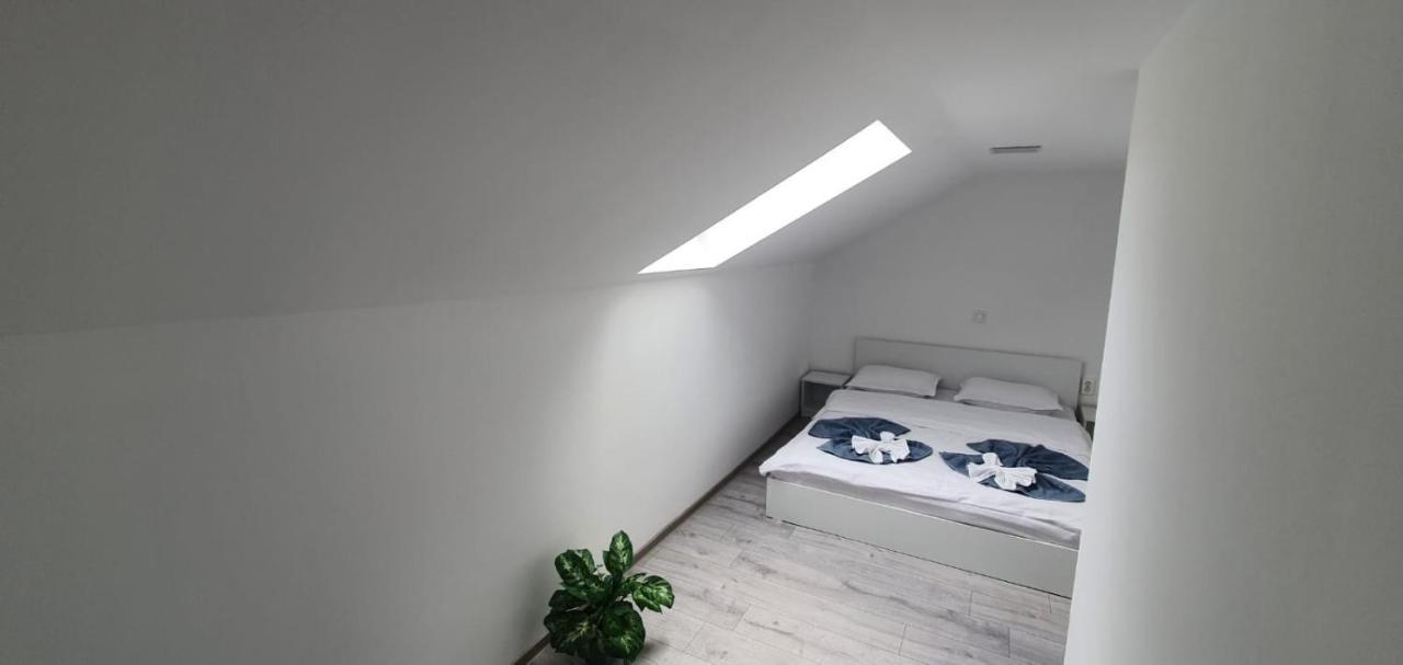 Apartament La Sika Orszowa Zewnętrze zdjęcie